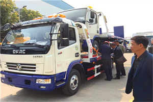 合肥汽车道路救援拖车价格